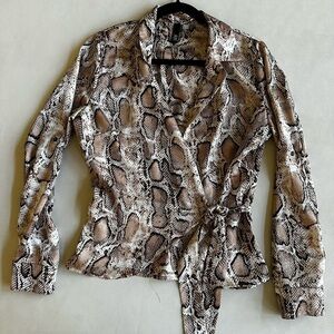 Kut from the Kloth Animal Print Blouse Wrap Tie shirt size medium